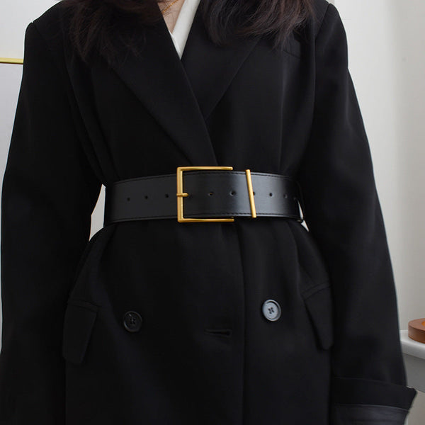 A Stylish Go-to Suit For Women With A Wide Black Belt Obsesie