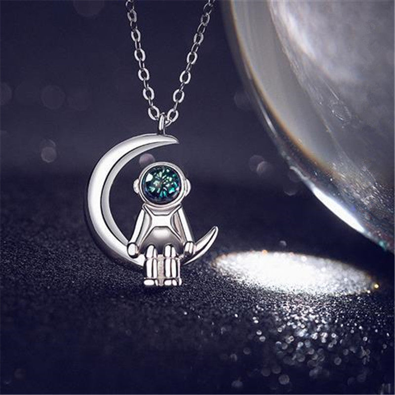 Different Poses Astronaut Pendant Necklace Obsesie