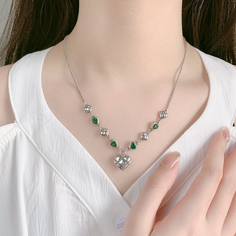 Green Zirconium Love Splice Necklace Women's Ins Fashion Heavy Industry Small Group Clavicle Chain Obsesie