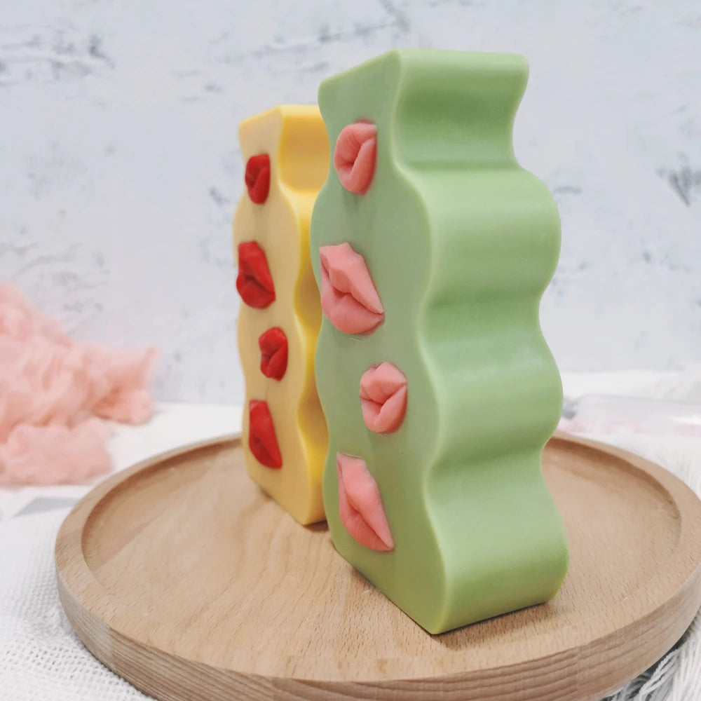 Side view showing solid wavy plaque thickness