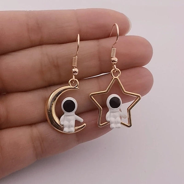 Moon Star Astronaut Earrings Obsesie