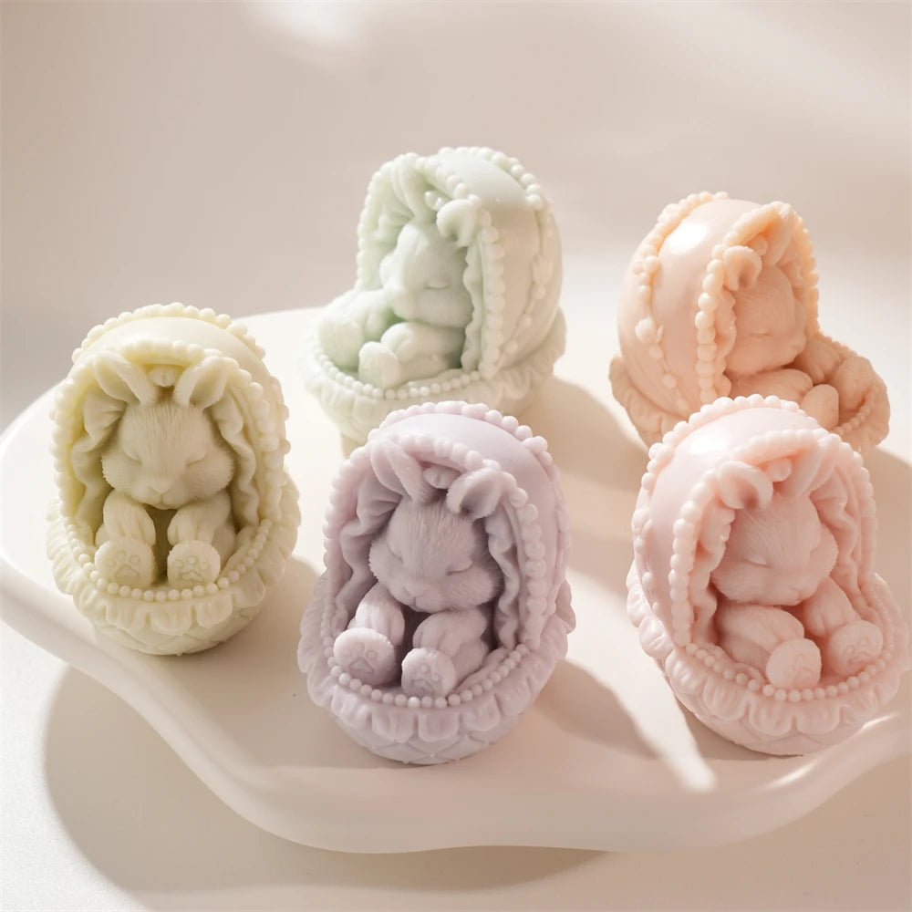 Rabbit cradle scenes arranged on a round display stand