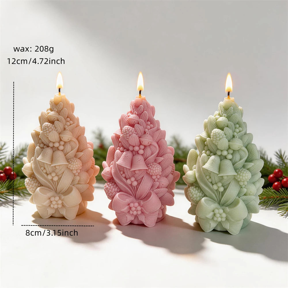 Decorated pinecone candle size diagram showing 12 cm height, 8 cm width and 208 g wax reference