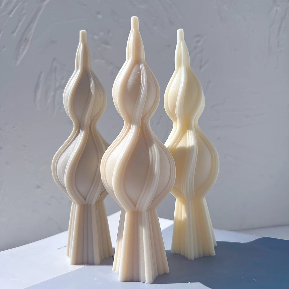 Sculptural spindle castings with flowing curved ribs