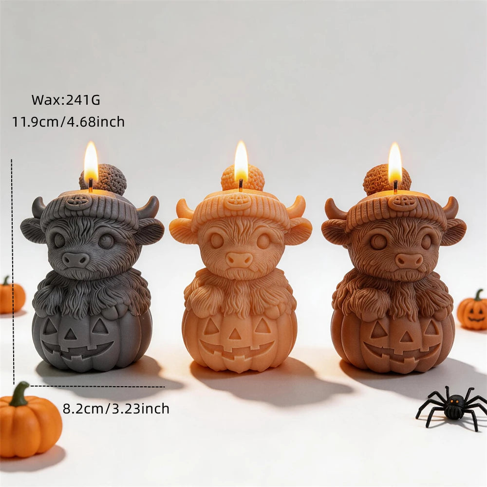 Cow pumpkin size diagram showing 11.9 cm height, 8.2 cm width and 241 g wax reference