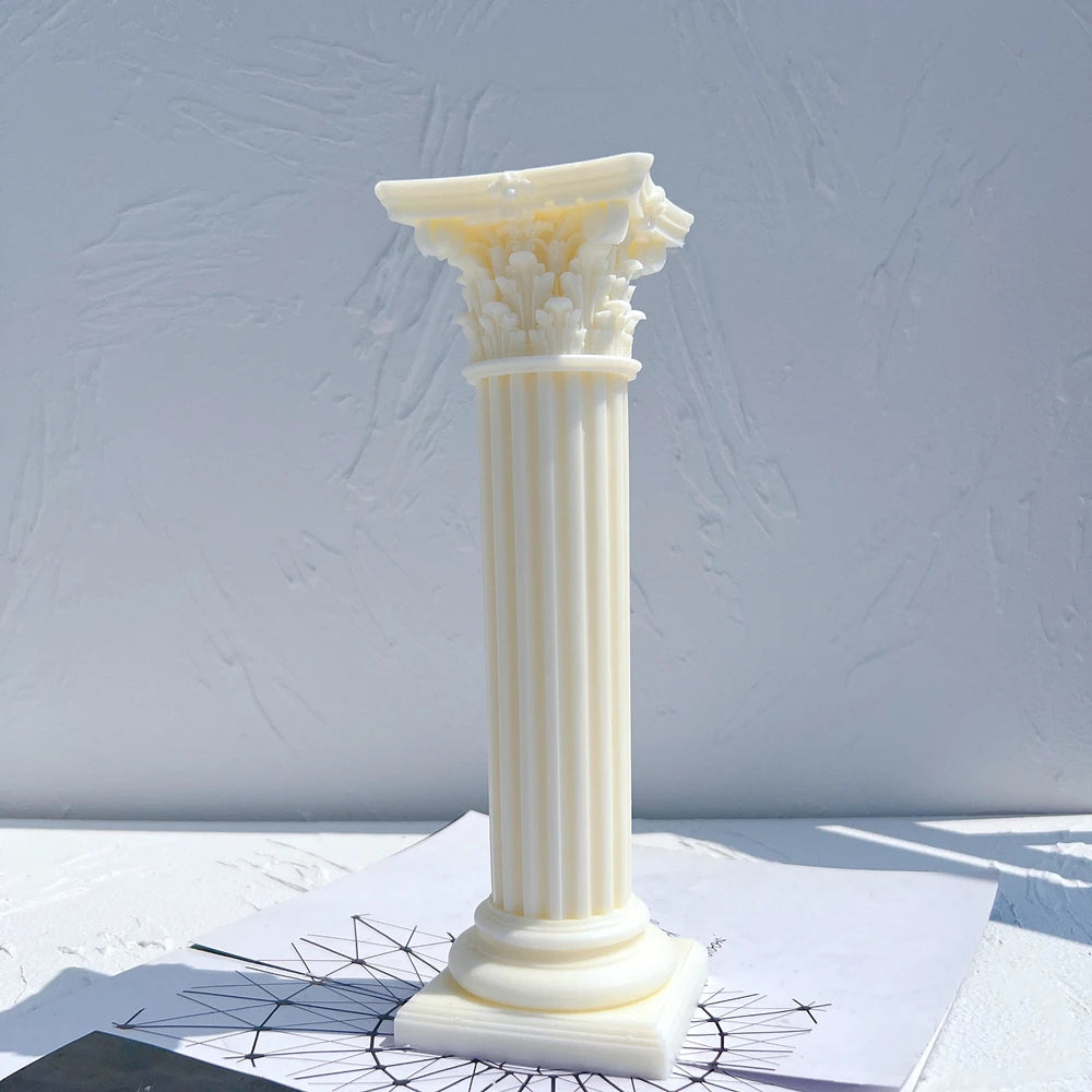 Front view of the fluted column and leaf-decorated capital
