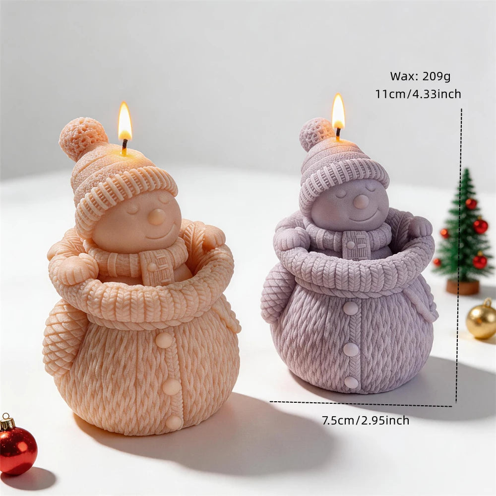 Snowman candle diagram showing 11 cm height, 7.5 cm width and 209 g estimated wax