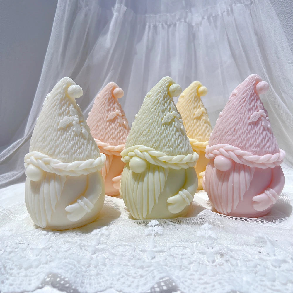 Front and angled views of gnomes with braided hat brims