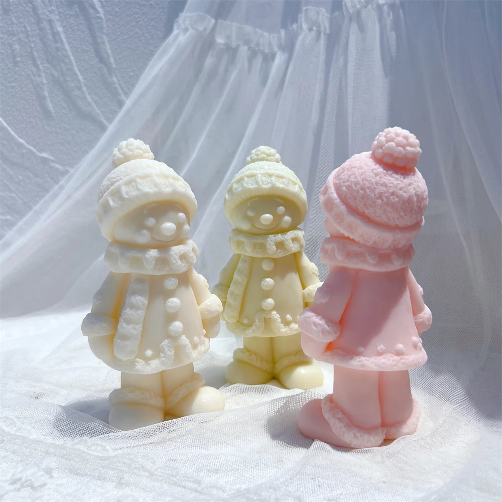 Front and rear views of winter gingerbread figures