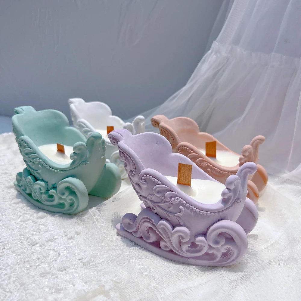 Angled view of hollow sleigh vessels and curved rims