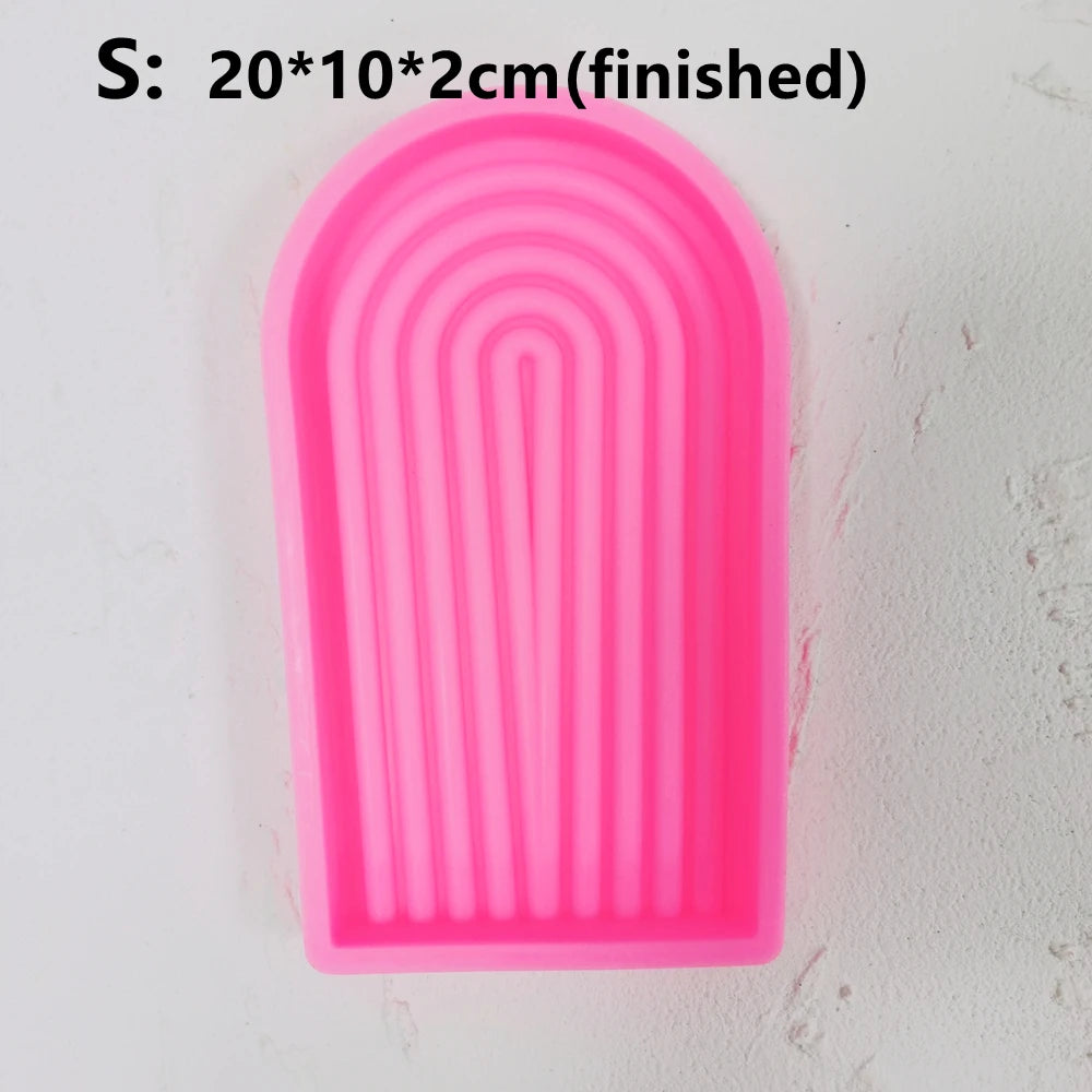 Pink Small Arch mold labelled 20 by 10 by 2 cm finished size