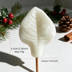 Single veined leaf casting with 6.5 cm height, 4.6 cm width and 10 g wax label
