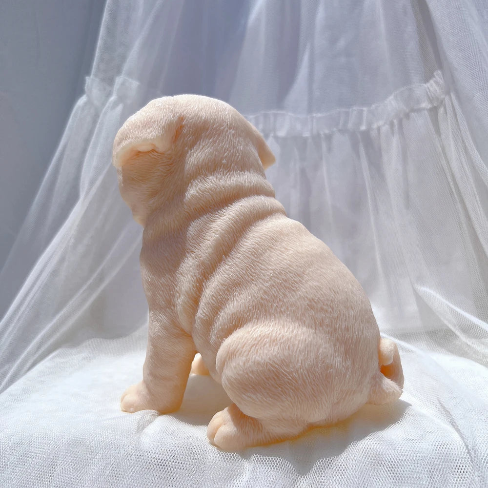 Rear three-quarter view of the pug casting
