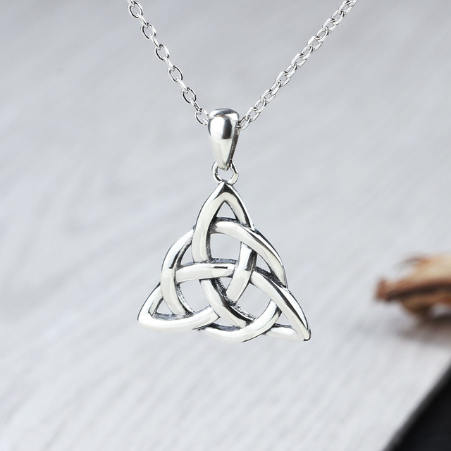 Vintage Jewelry Triquetra Trinity Knot Pendant Necklace Obsesie
